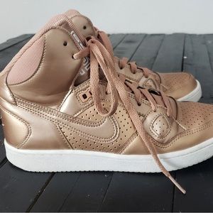 Nike Son of Force Womens 7.5 Rose Gold High Tops Sneakers Shoes Air AF1 Metallic
